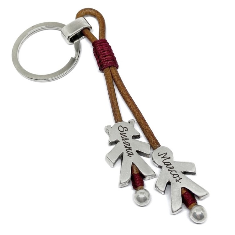 Llavero familiar con colgantes de niños