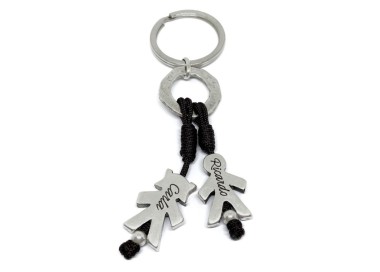 Llavero familiar con colgantes de niños