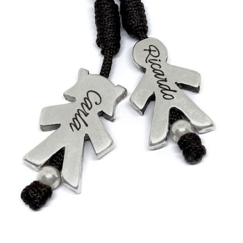 Llavero familiar con colgantes de niños