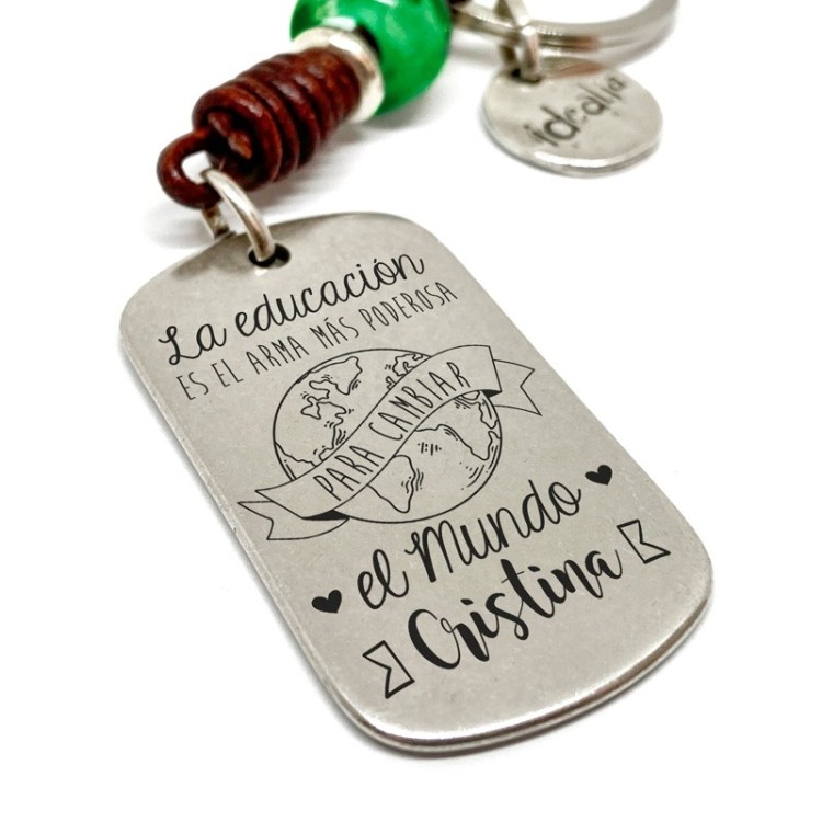 Llavero profe educacion arma más poderosa - Idealia® Regalos Personalizados