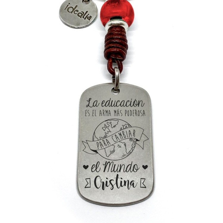 Llavero profe educacion arma más poderosa - Idealia® Regalos Personalizados